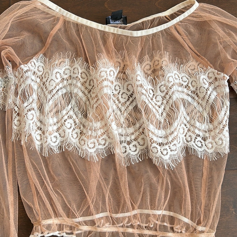 Homage From Los Angeles Women’s Blouse Mesh Sheet Lace Bell Sleeve Sz S ST2825 - Picture 2 of 3